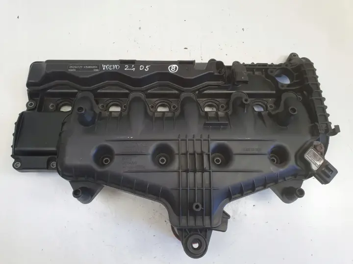 Volvo XC60 I 2.4 D5 POKRYWA ZAWORÓW kolektor 31430316