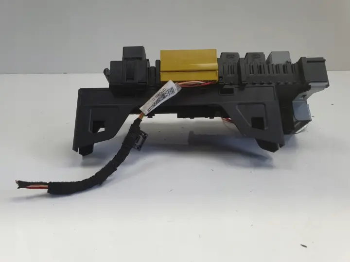 Mercedes W212 SKRZYNKA BEZPECZNIKÓW Moduł