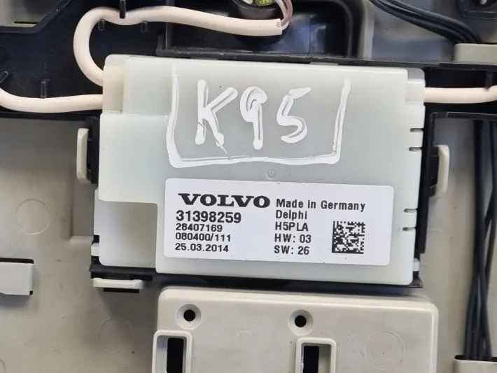 Volvo V40 II LAMPKA OŚWIETLENIA KABINY Podsufitka 31398259