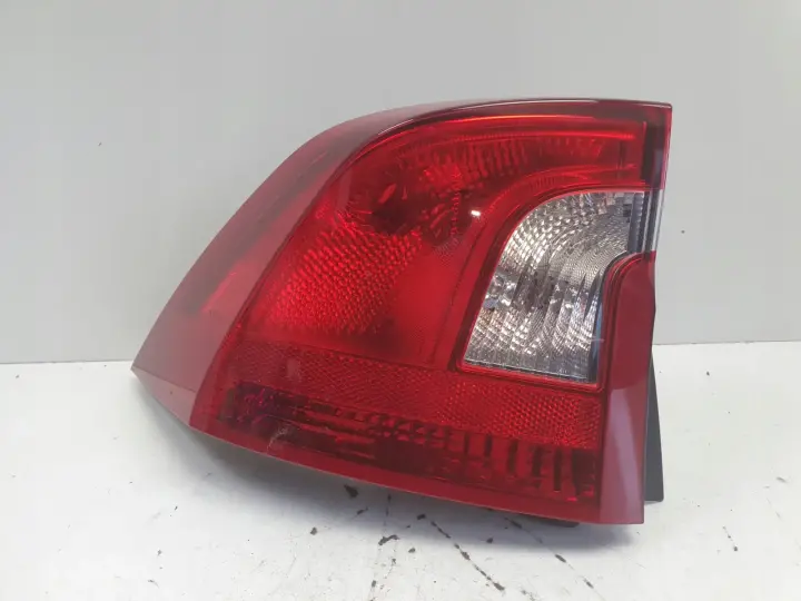 Volvo S60 II 10-13r TYLNIA TYLNA LAMPA LEWA lewy tył ŁADNA 30796267