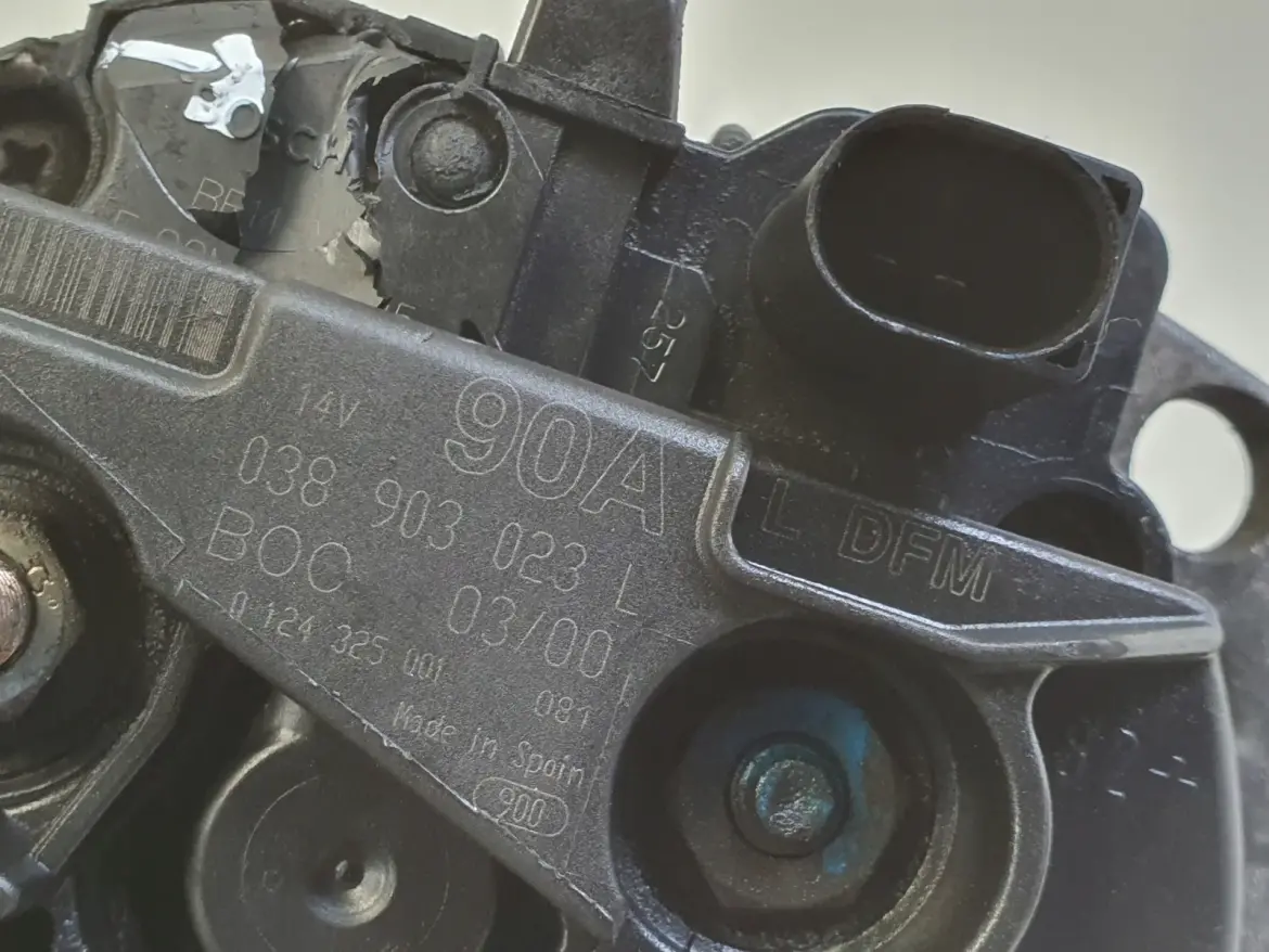 Audi A3 8L Golf IV 1.9 TDI ALTERNATOR 0123515021 038903023L 90A