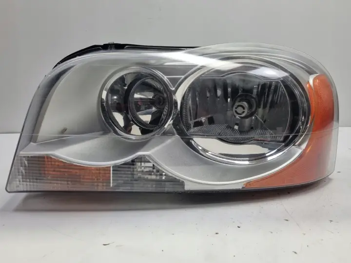 Volvo XC90 02-06r PRZEDNIA LAMPA LEWA lewy przód XENON EUROPA 30698813