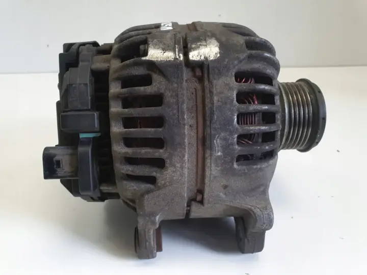 VW Caddy III 1.6 TDI ALTERNATOR 06F903023F