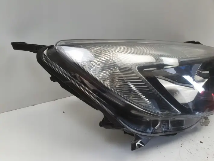 Opel Astra J IV PRZEDNIA LAMPA PRAWA prawy przód anglik Ciemny klosz