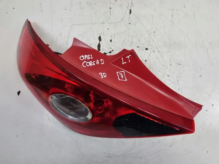 Opel Corsa D 3D HTB 06-14r TYLNIA LAMPA LEWA LEWY TYŁ 13211840 89038962A