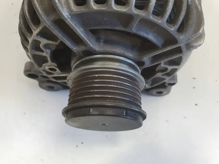 Audi TT 1.8 T ALTERNATOR bosch 028903030 120A