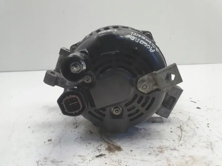 Honda Accord VII 2.2 iCDTI ALTERNATOR 104210-3911