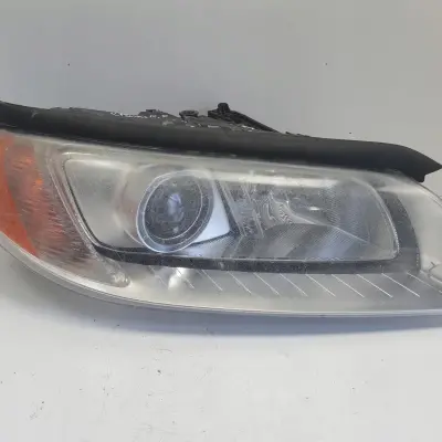 Volvo V70 III XC70 S80 II XENON PRZEDNIA LAMPA PRAWA prawy przód 31214348