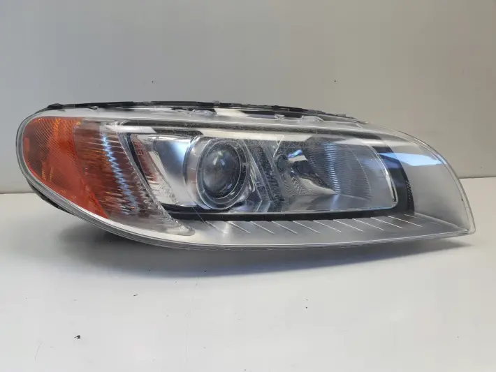 Volvo S80 II V70 III 06-16r PRZEDNIA LAMPA PRAWA PRAWY PRZÓD skręt 31353533