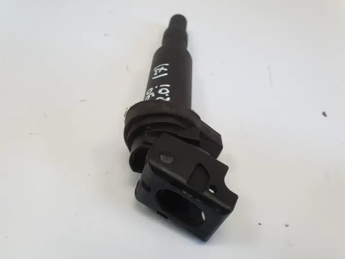 BMW E87 E90 2.0 i CEWKA ZAPŁONOWA 0221504470