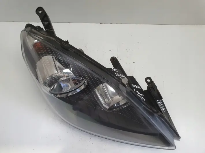 Opel Zafira B PRZEDNIA LAMPA PRAWA prawy przód anglik Ciemny klosz