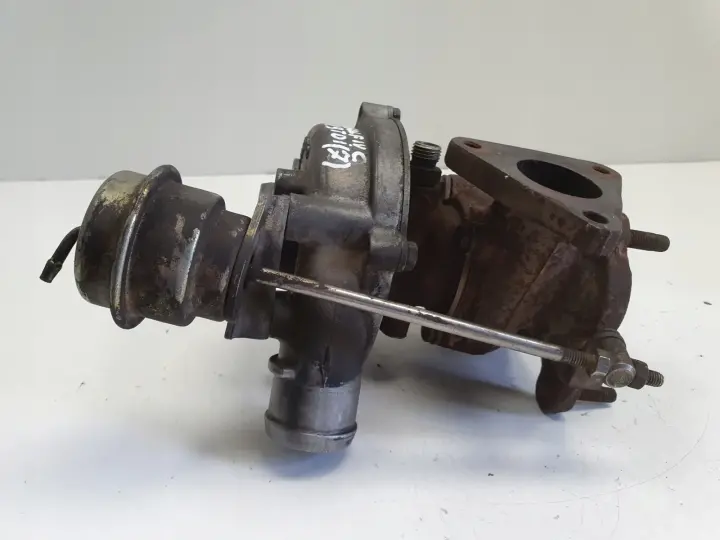 VW Golf IV 1.9 TDI TURBOSPRĘŻARKA 038145701D
