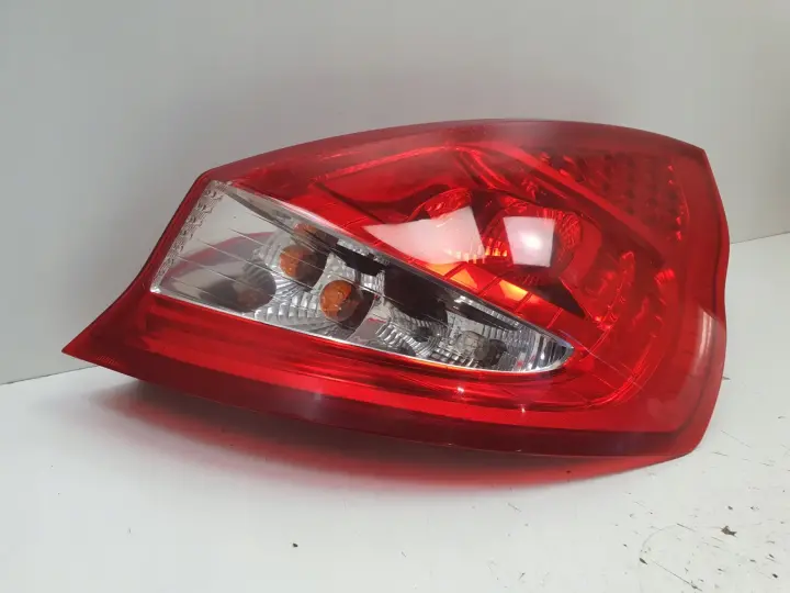 Ford Fiesta MK6 VI MK7 VII 08-12r TYLNA LAMPA PRAWA prawy tył pasażera