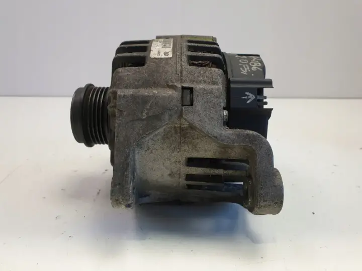 Audi A4 B6 2.0 FSI ALTERNATOR valeo