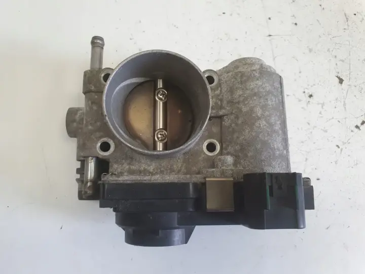 Opel Zafira B 1.6 16V PRZEPUSTNICA 055559227