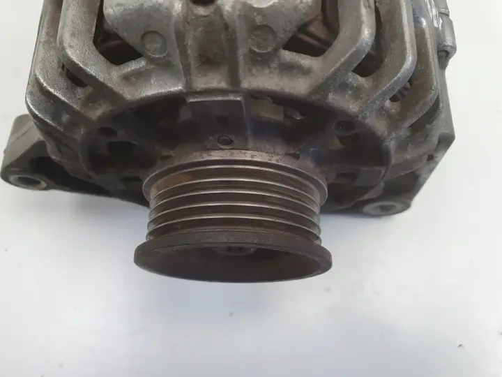 VW Passat B5 1.6 8V ALTERNATOR Valeo 06B903016D 90A