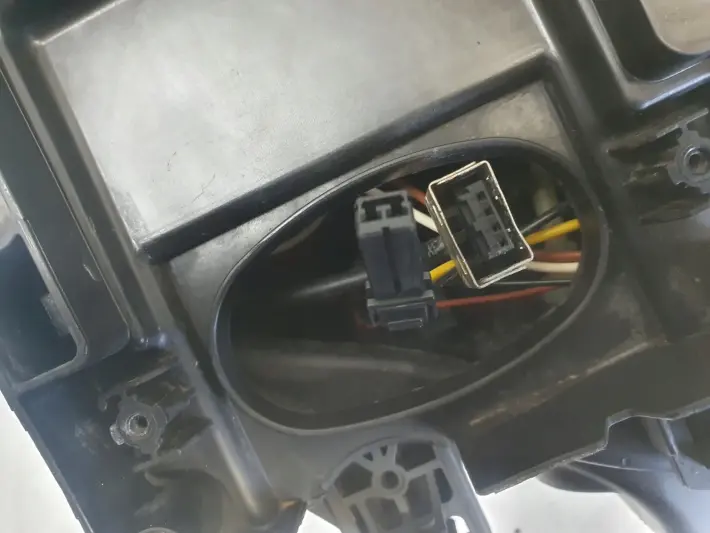 Volvo S80 II V70 III PRZEDNIA LAMPA LEWA LEWY PRZÓD XENON SKRĘTNY 31283915