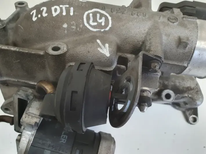 Opel Vectra C 2.2 DTI ZAWÓR EGR kolektor 00005321A8