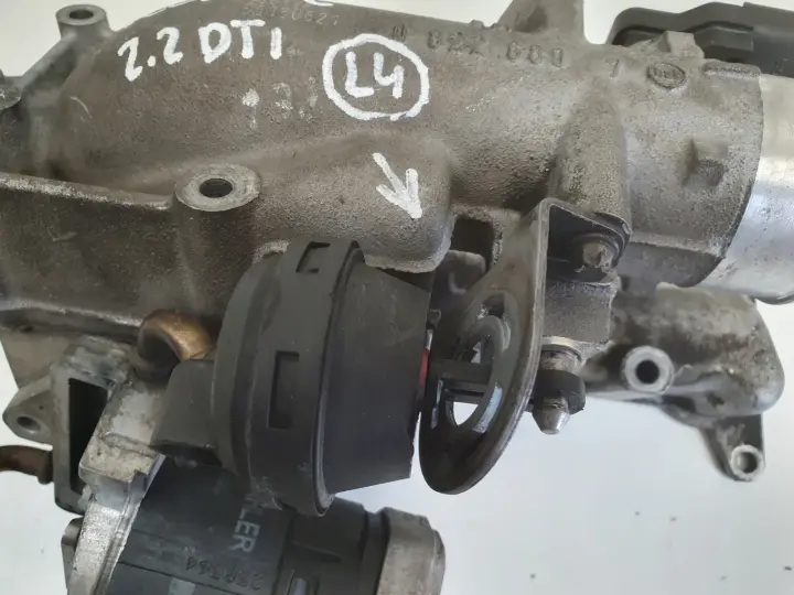 Opel Vectra C 2.2 DTI ZAWÓR EGR kolektor 00005321A8