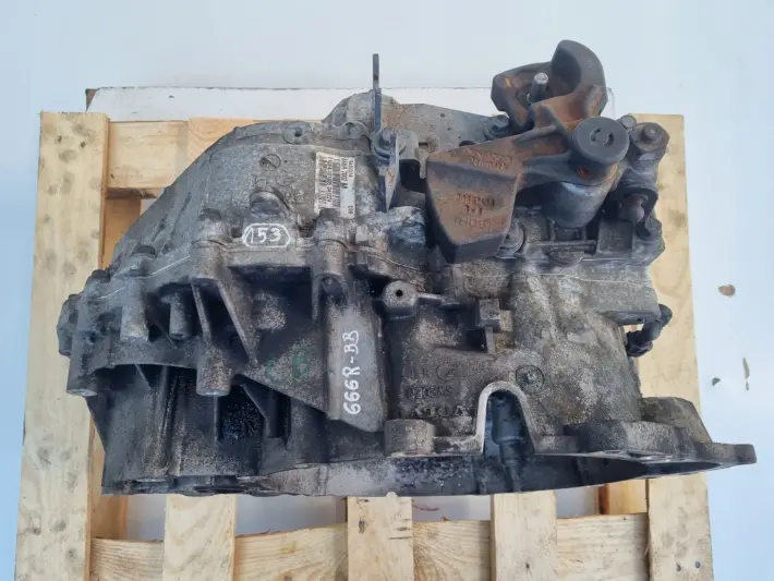 Volvo S60 V70 II 2.4 D5 SKRZYNIA BIEGÓW 666R-7002-BB 9482374