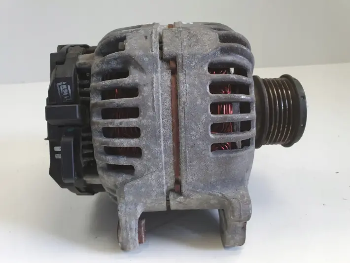 VW Golf V 2.0 TDI ALTERNATOR bosch