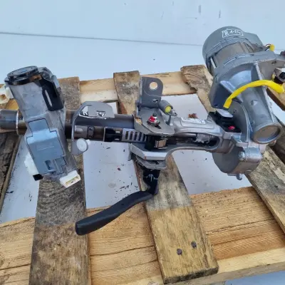 Toyota Corolla E21 POMPA WSPOMAGANIA kolumna 89650-12L40 45250-02P90