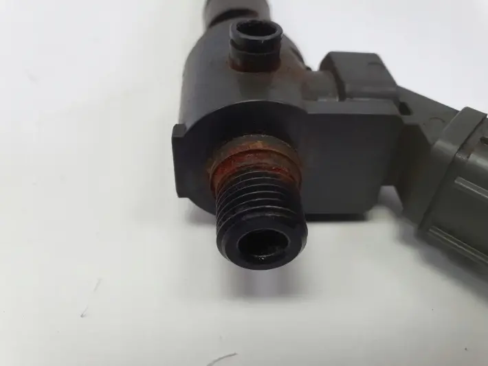 Volvo V70 III XC70 II lift 2.0D D4 WTRYSKIWACZ PALIWA Wtrysk 31405404