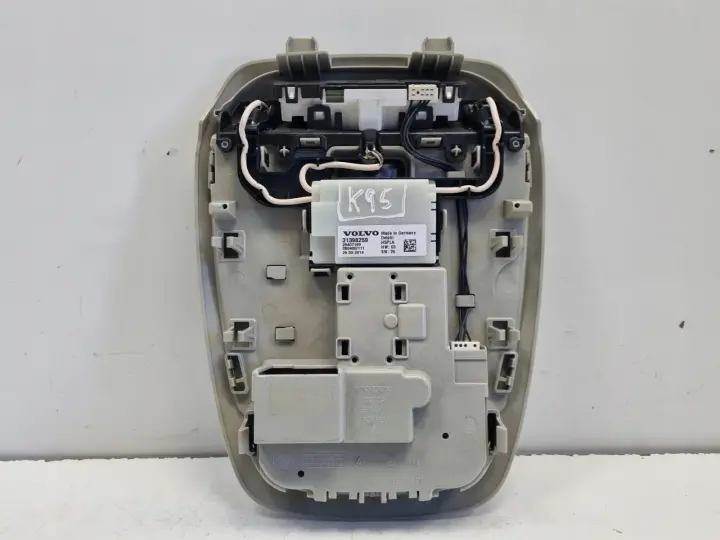 Volvo V40 II LAMPKA OŚWIETLENIA KABINY Podsufitka 31398259