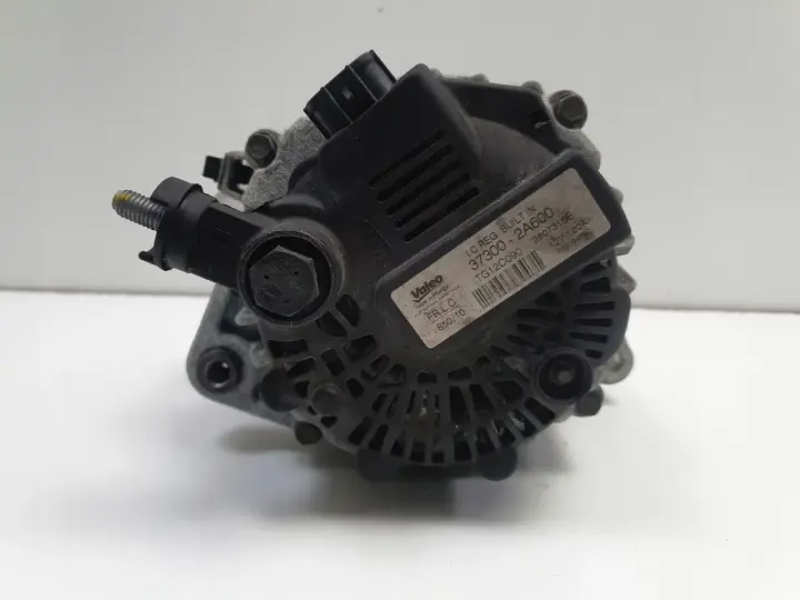 Hyundai i30 1.6 CRDI ALTERNATOR 37300-2A600 valeo