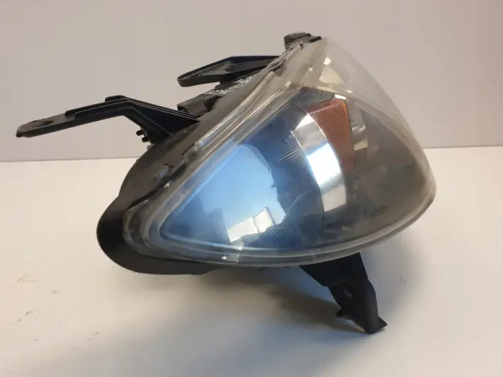 Mazda 3 LIFT 06- PRZEDNIA LAMPA PRAWA prawy przód