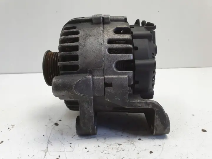 BMW E87 2.0 D ALTERNATOR valeo 7797519 150A