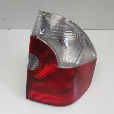 BMW X3 E83 03-10r TYLNA TYLNIA LAMPA PRAWA PRAWY TYŁ