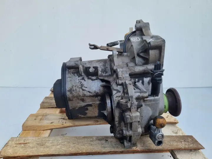 VW Polo III 1.0 MPI SKRZYNIA BIEGÓW DCE manualna MANUAL