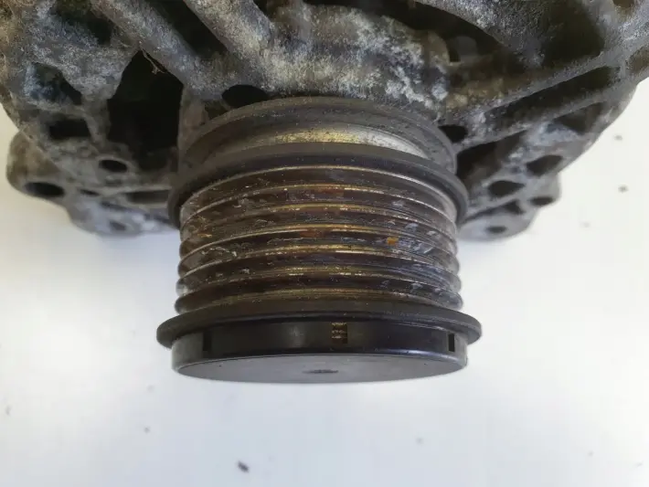 Skoda Octavia II 2.0 TDI ALTERNATOR bosch 06F903023F 140A