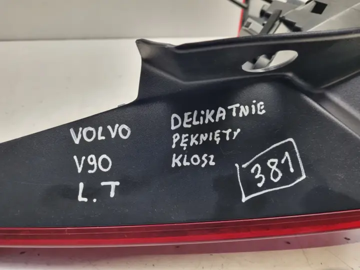 Volvo V90 II TYLNIA TYLNA LAMPA LEWA lewy tył 32293876