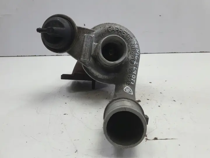 f3700d512969566fc4976625a51031cd