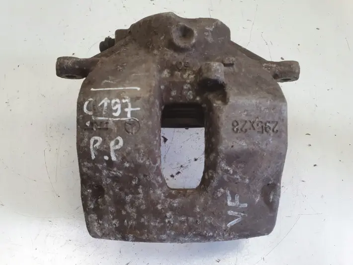 Mercedes W204 PRZEDNI ZACISK HAMULCOWY prawy przód PASAŻERA 295x28