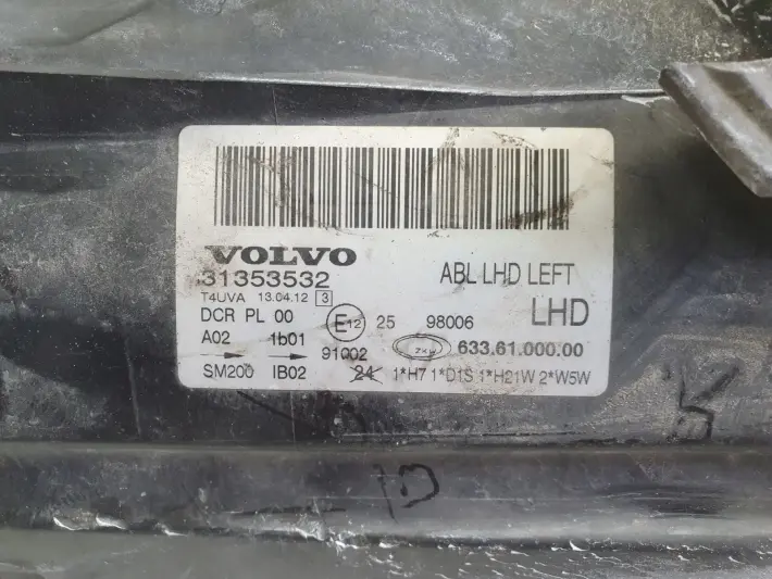 Volvo V70 XC70 III S80 II PRZEDNIA LAMPA LEWA lewy przód XENON 31353532