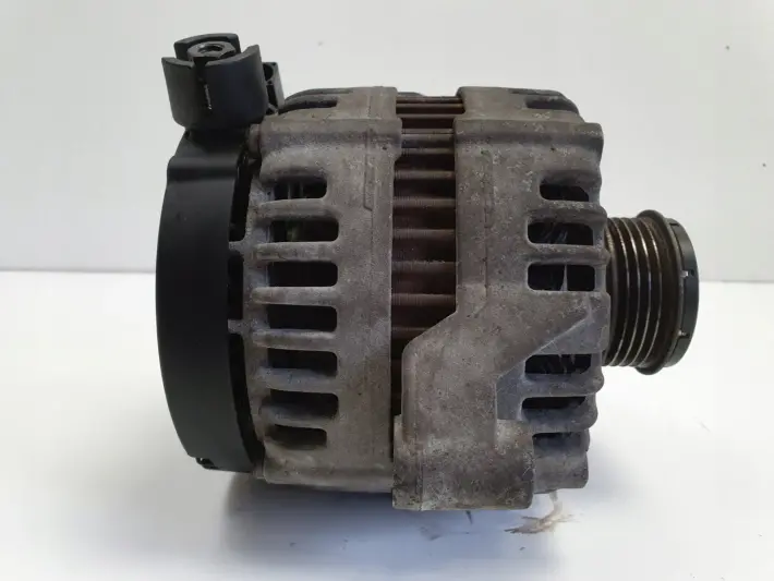 Volvo S40 II V50 2.4 D5 ALTERNATOR 0121615014