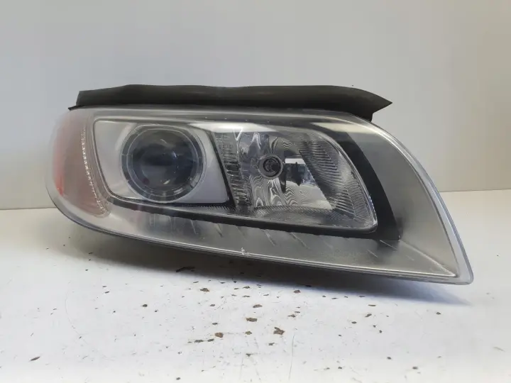 Volvo V70 III XC70 S80 II XENON PRZEDNIA LAMPA PRAWA prawy przód 31214348