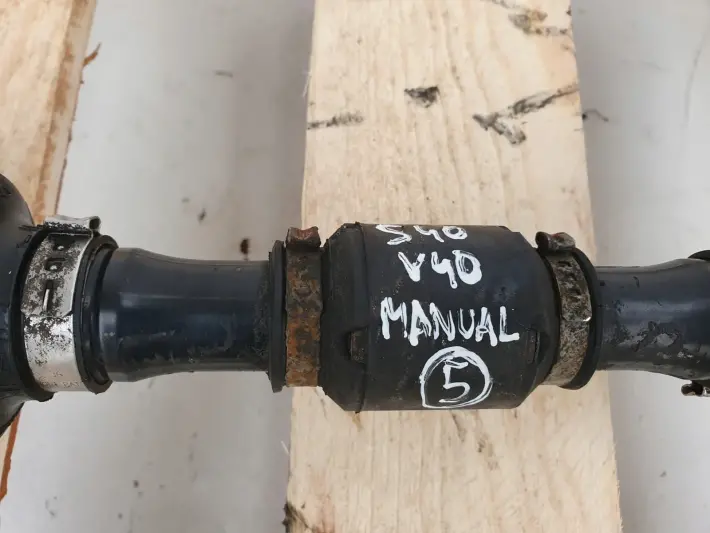 Volvo S40 V40 2.0 16V PÓŁOŚ PÓŁOŚKA LEWA PRZÓD