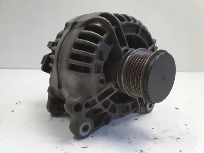 Seat Leon II 2.0 TDI ALTERNATOR bosch 06F903023F 140A