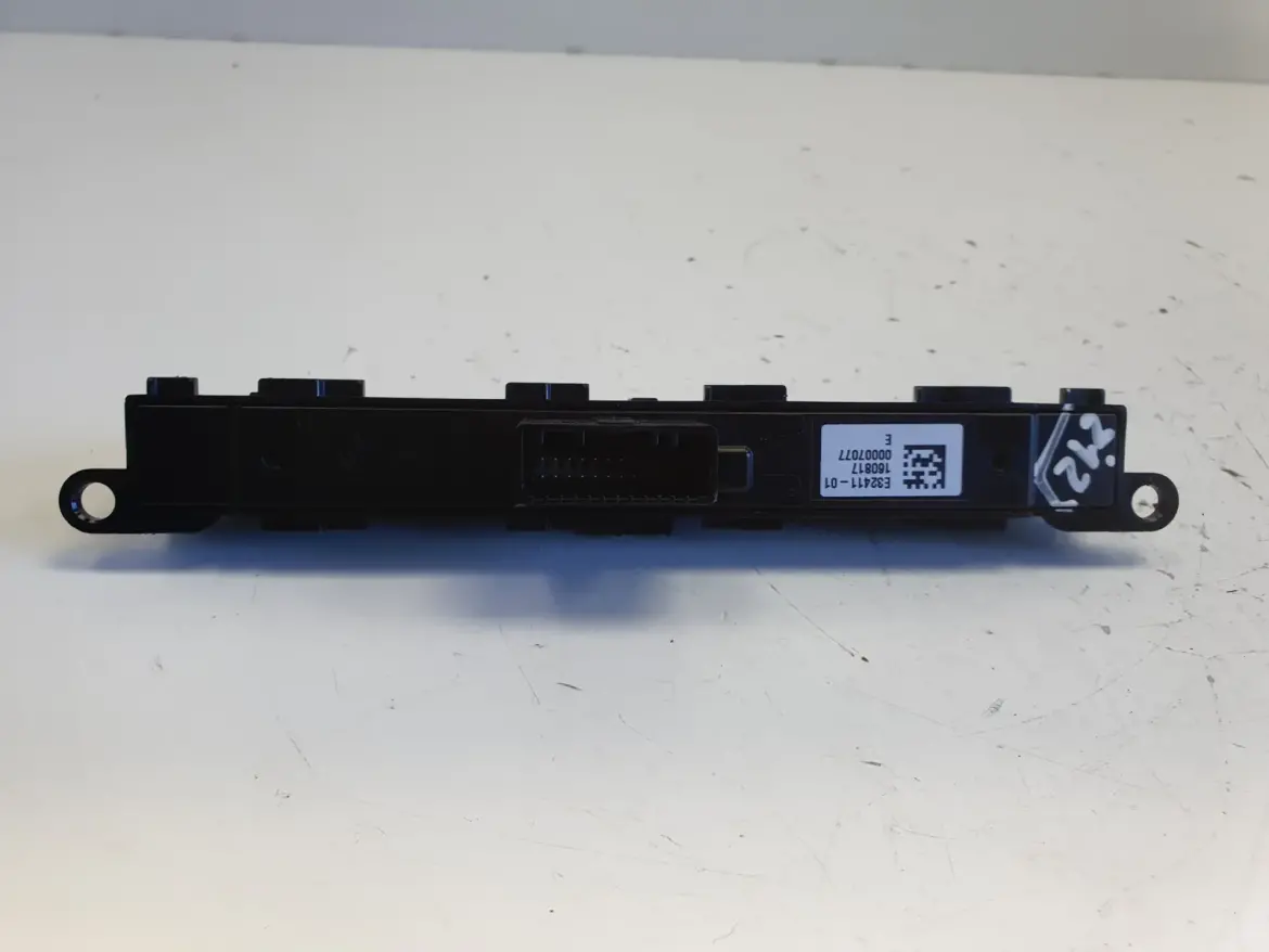 Renault Megane IV PANEL STEROWANIA PODGRZEWANIEM FOTELI 283E80562R