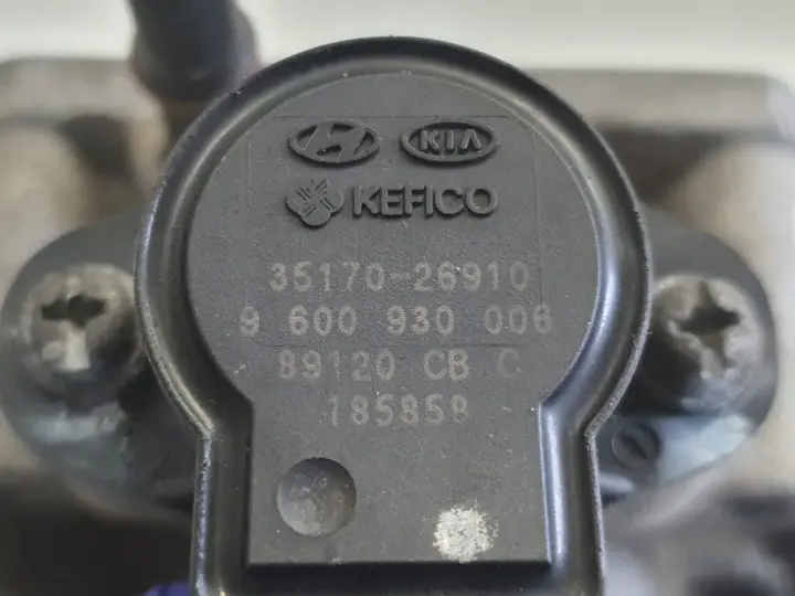 Hyundai i30 1.6 16V PRZEPUSTNICA 35100-2B020