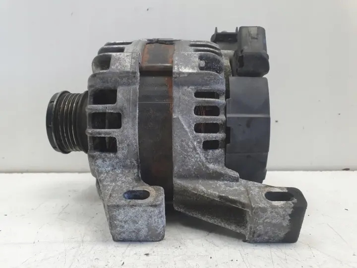 Volvo V50 lift S40 II 2.4 D5 ALTERNATOR Bosch