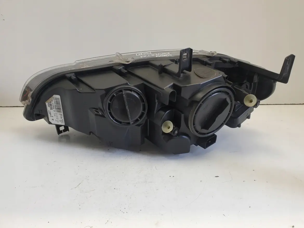 BMW X6 E71 PRZEDNIA LAMPA PRAWA przód 7179858