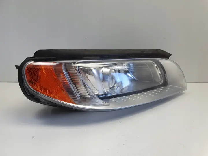 Volvo S80 II V70 III XENON PRZEDNIA LAMPA PRAWA prawy przód EUROPA 31353533