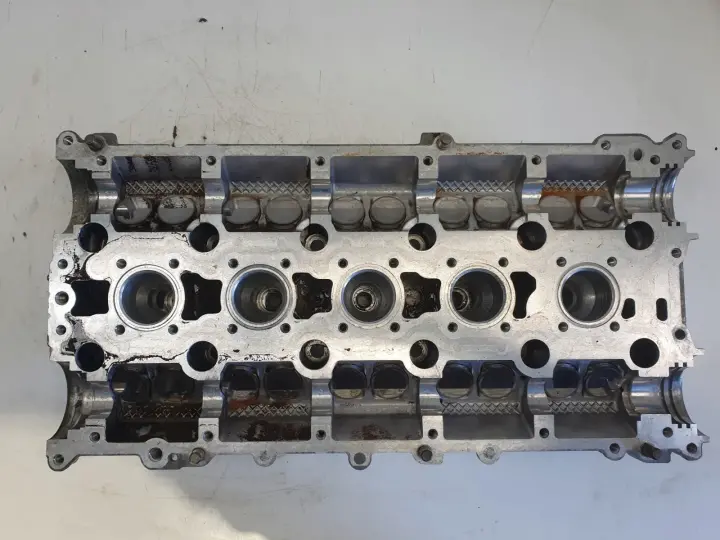 Volvo S60 V70 II 2.4 i GŁOWICA CYLINDRÓW 1001837007