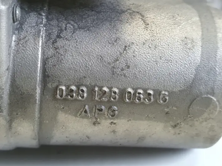 VW Golf V 1.9 TDI PRZEPUSTNICA 038128063G