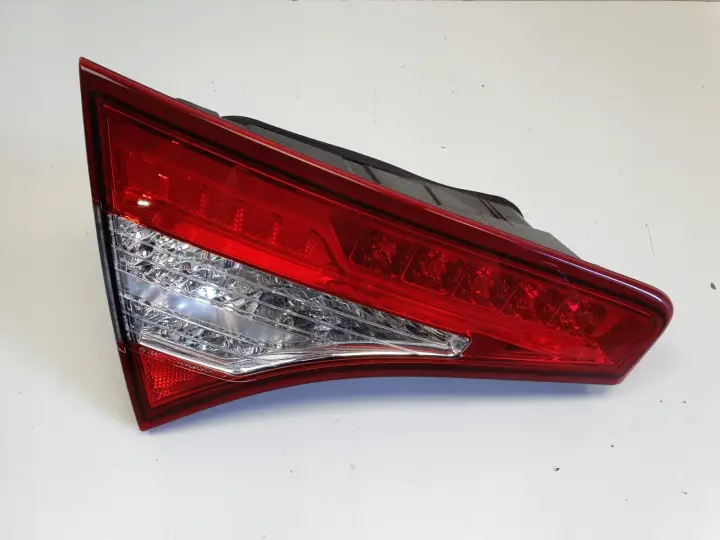 Kia Optima III 10-15r TYLNIA TYLNA LAMPA LEWA lewy tył 92403-2T